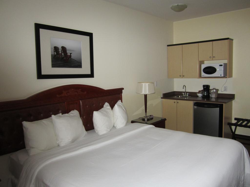 Trend Mountain Hotel & Conference Centre Tumbler Ridge Екстериор снимка