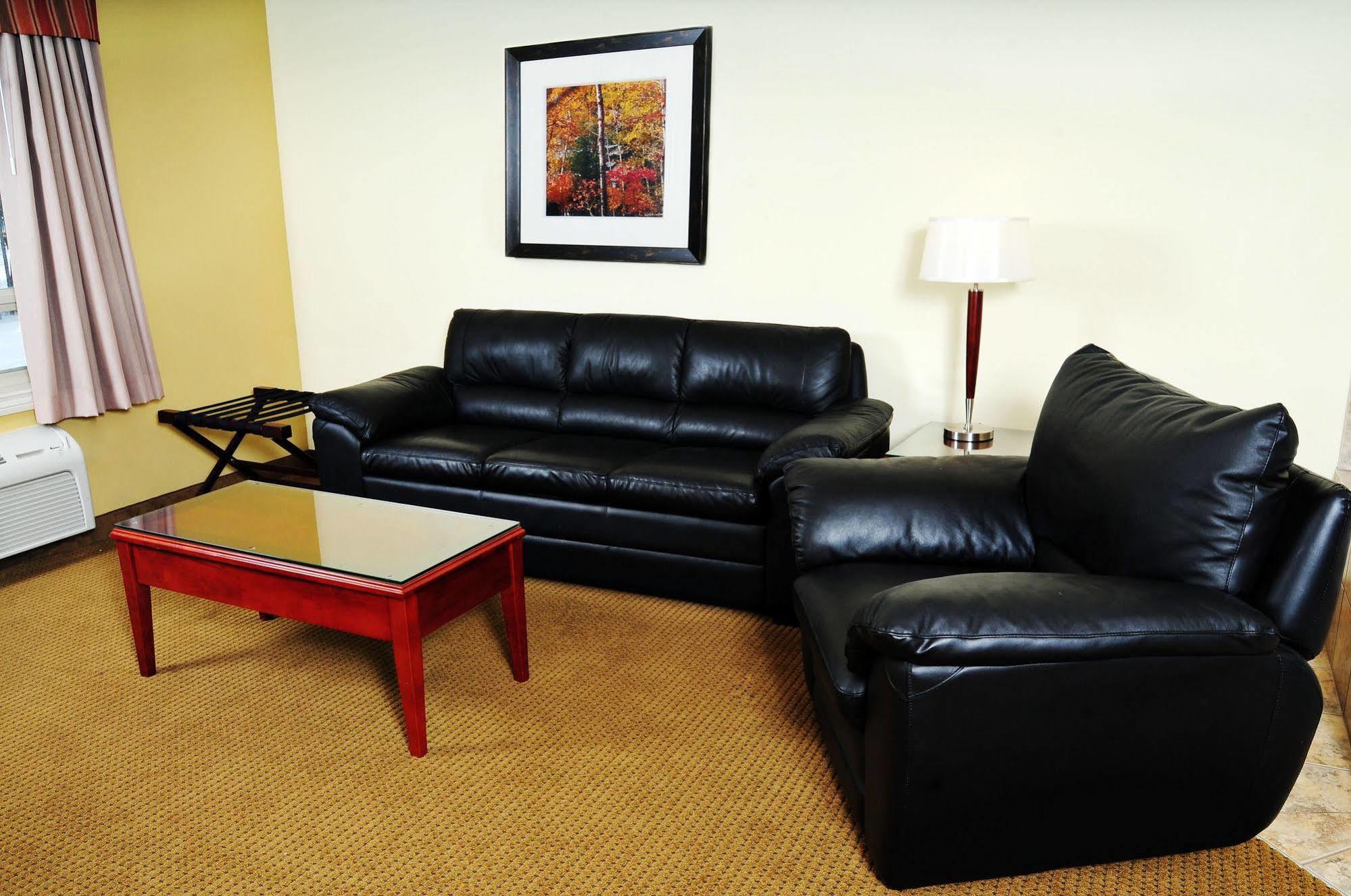Trend Mountain Hotel & Conference Centre Tumbler Ridge Екстериор снимка