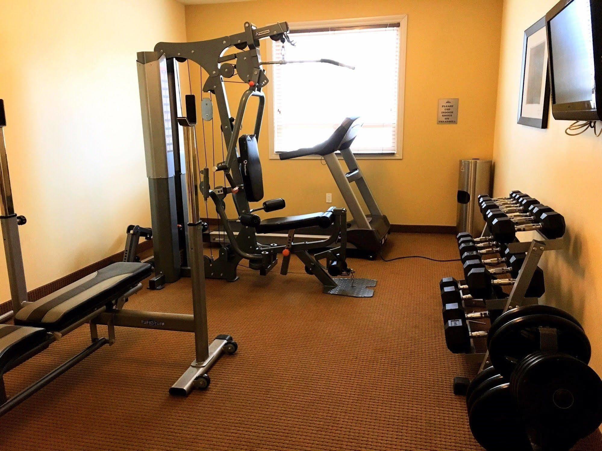 Trend Mountain Hotel & Conference Centre Tumbler Ridge Екстериор снимка